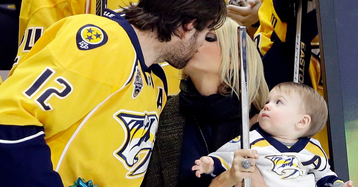 Carrie Underwood puts off birthday present for Predators' captain Mike  Fisher