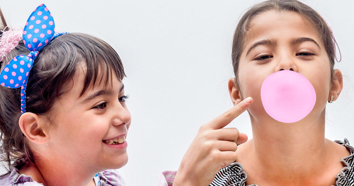 Does your swallowed gum stay in your stomach for 7 years? Science has