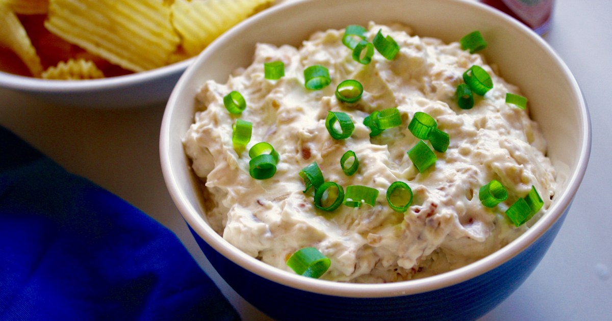 This slow cooker clam chowder dip is like a trip to the beach
