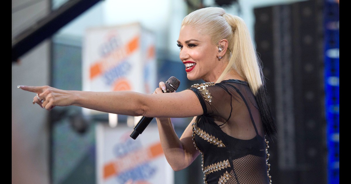 Gwen Stefani fans go 'bananas' as singer takes over TODAY plaza