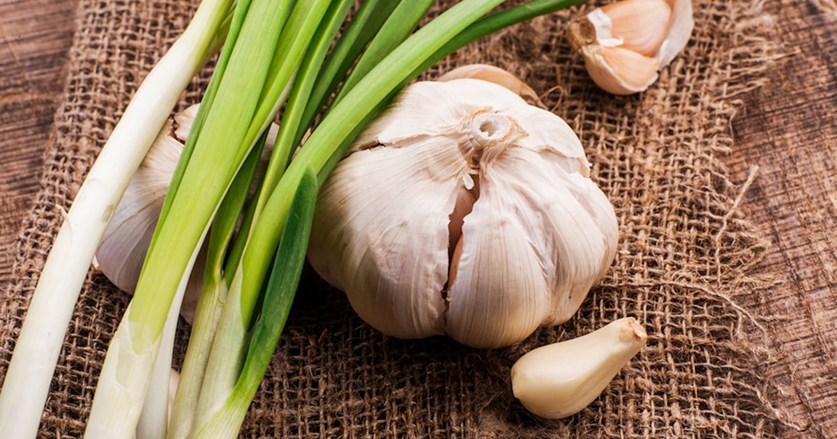 What helps garlic breath? Try an apple