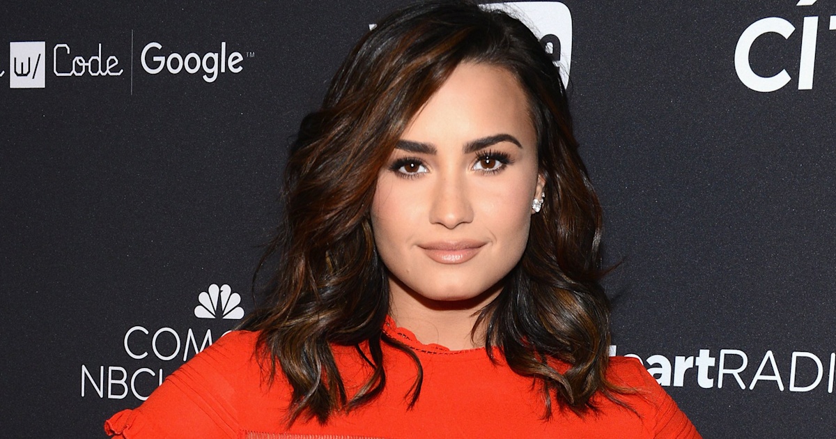 Demi Lovato goes blond — see her stylish new 'do!