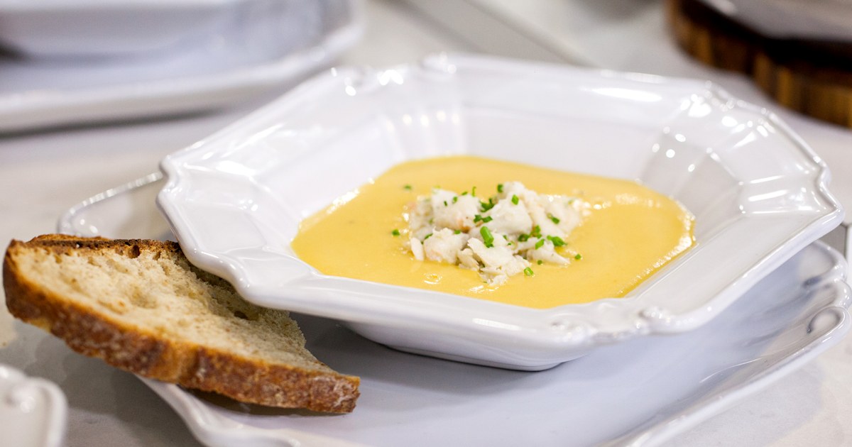Creamy Pumpkin Soup with Crabmeat