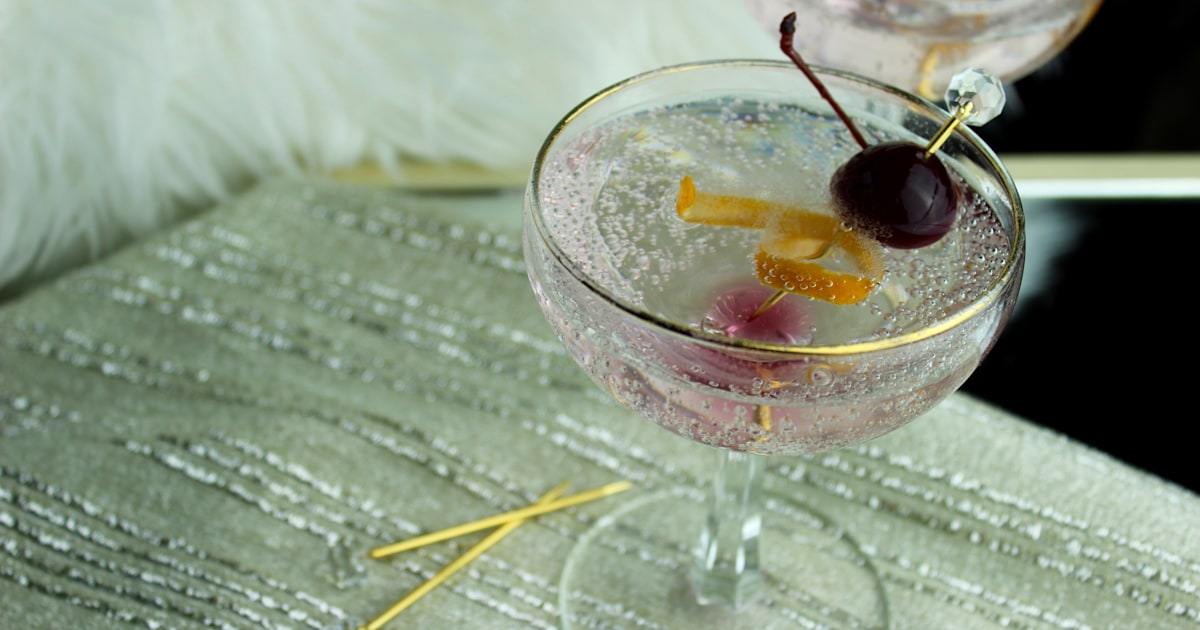 Sparkling Golden Globes Cocktail recipe