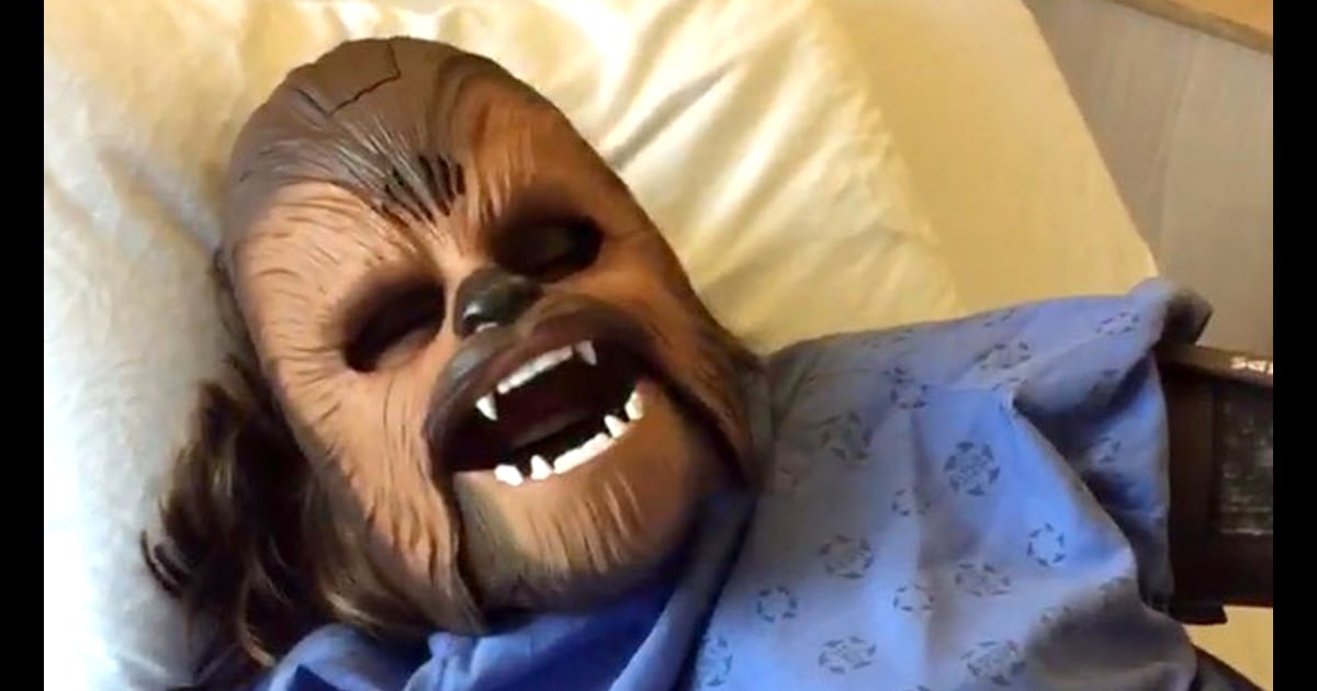 Pregnant woman wears Chewbacca mask while in labor
