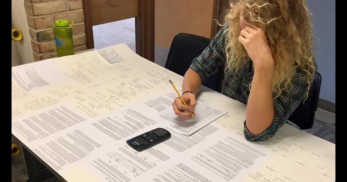 Student outsmarts professor with giant '3x5' cheat sheet