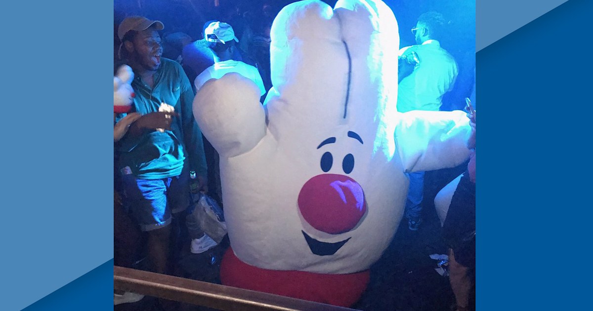 People are shocked by what's under Hamburger Helper's iconic glove