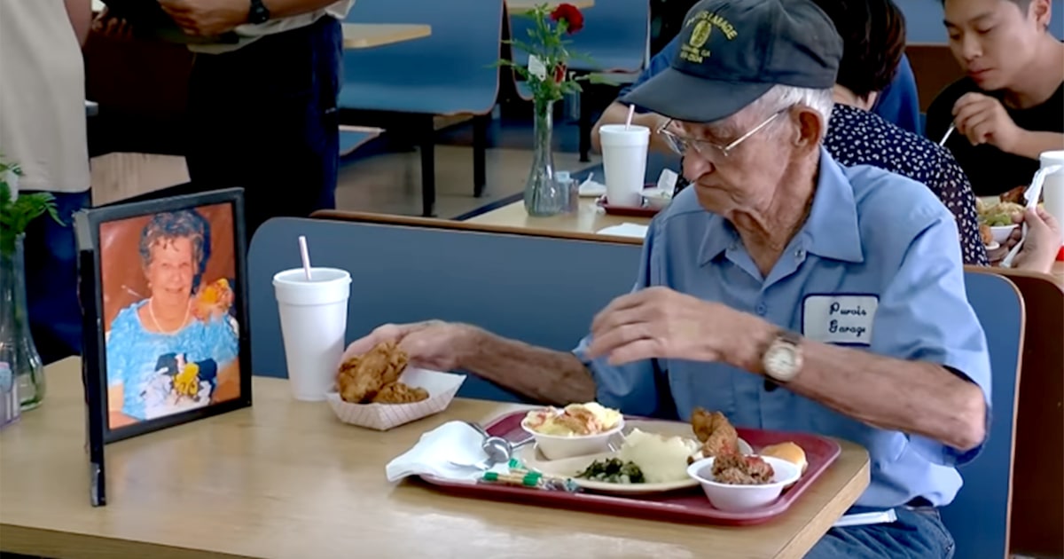 93yearold man eats lunch next to a picture of his late wife every day
