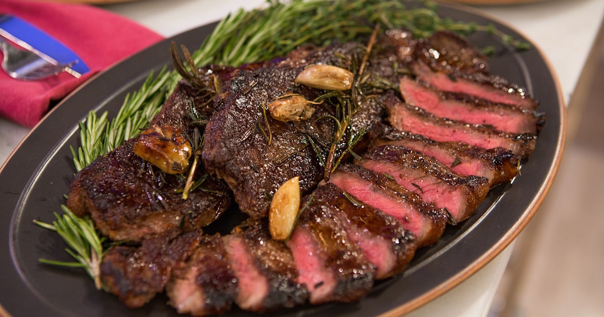 Pan-Seared Steaks with Red Wine Sauce Recipe