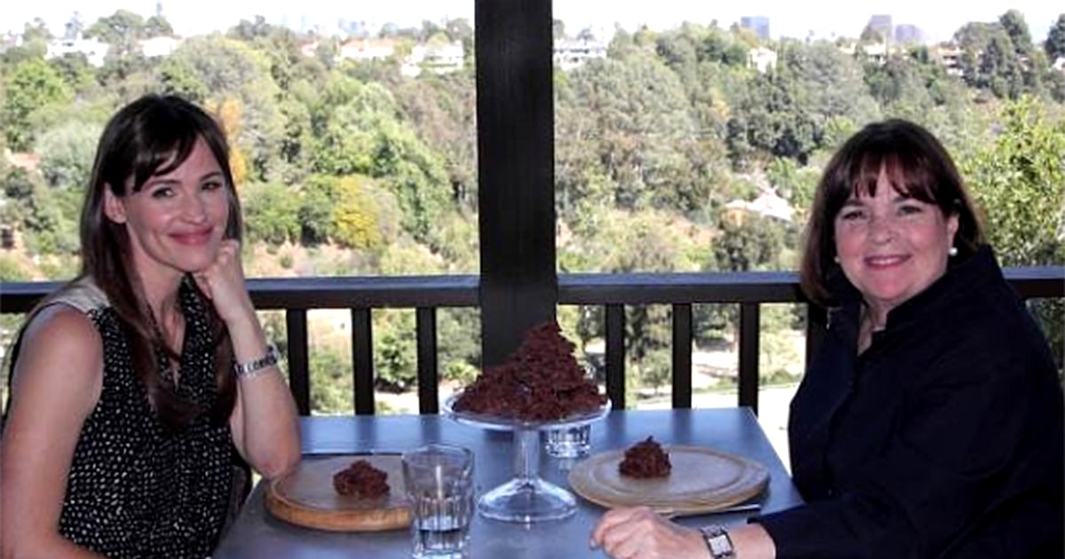 Ina Garten and Jennifer Garner pretend cooking show