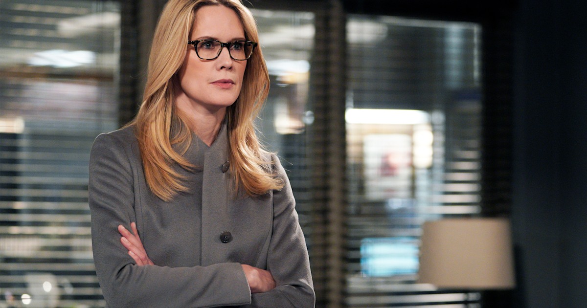 Cabot is back! Stephanie March returns to 'Law & Order SVU'(01)