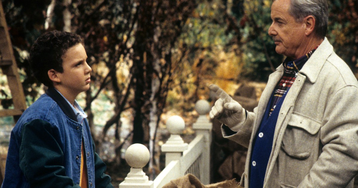 'Boy Meets World' controversy! Was this fence actually in the backyard?
