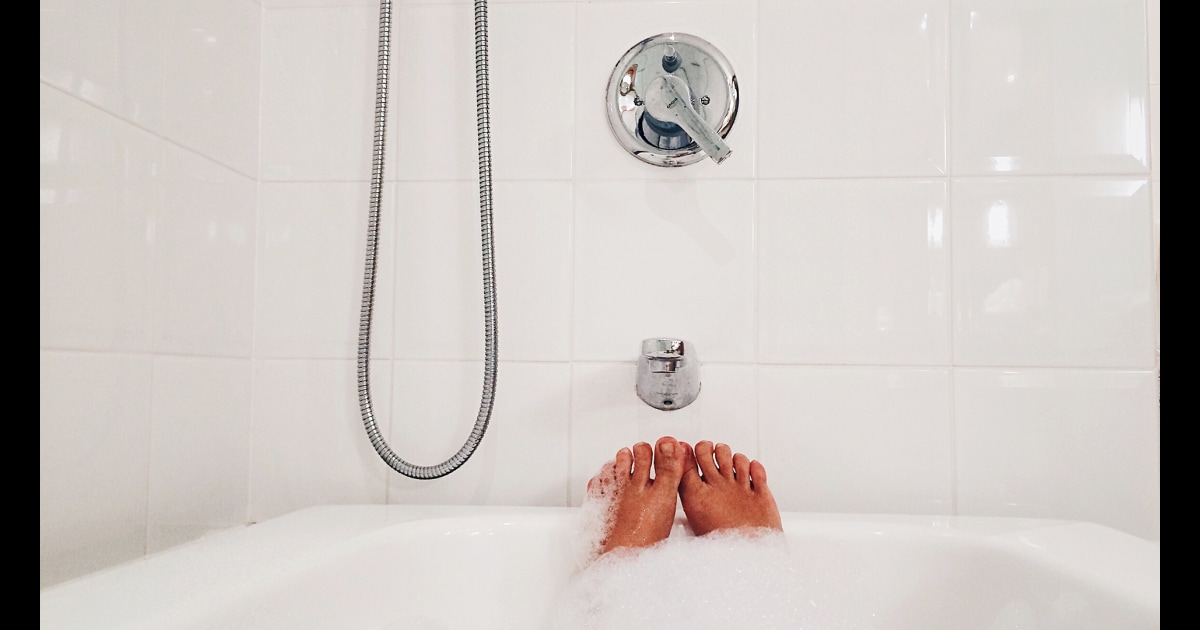 Should You Refinish Reglaze Or Replace Your Bathtub