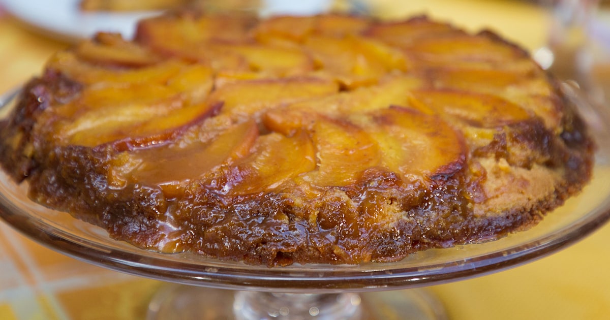 Caramel Peach Skillet Cake Recipe
