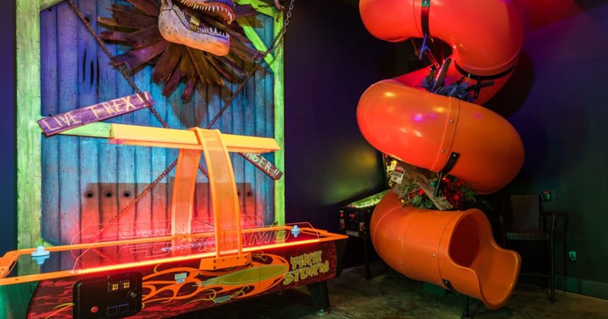 Vacation rental houses with indoor and outdoor slides