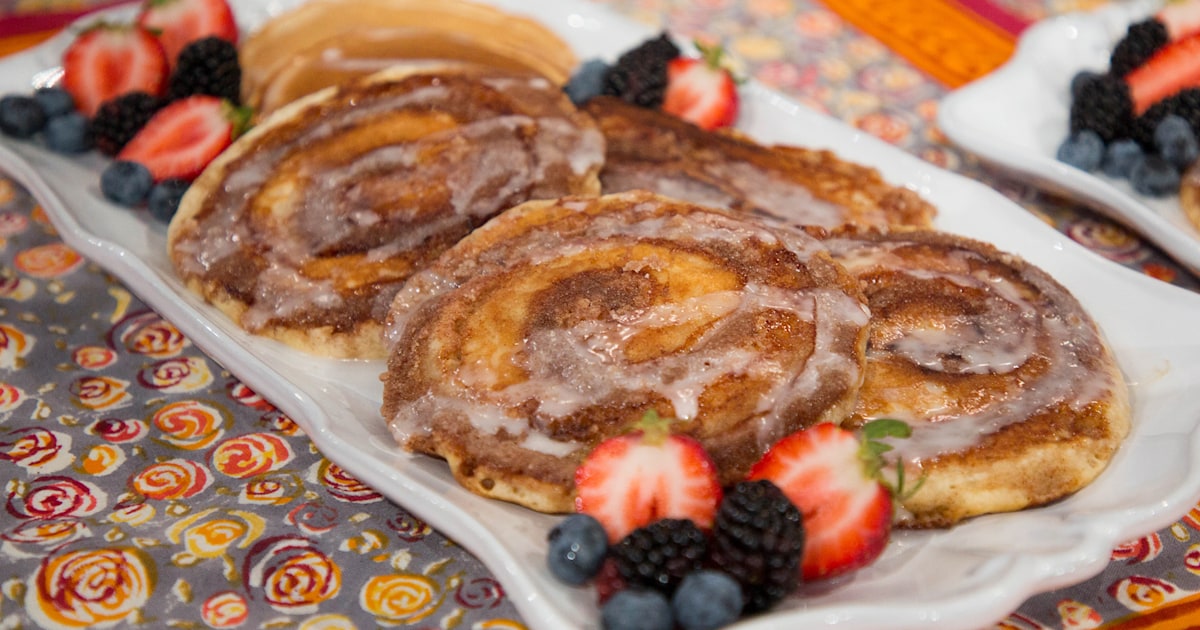 Cinnamon Roll Pancake Skillet - Healthy Breakfast Recipes - Jordo's World