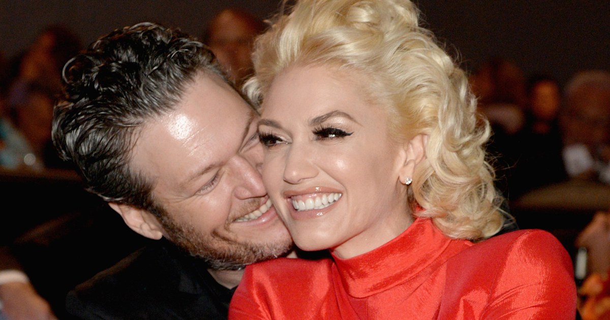 Blake Shelton serenades Gwen Stefani with 'Turnin' Me On'