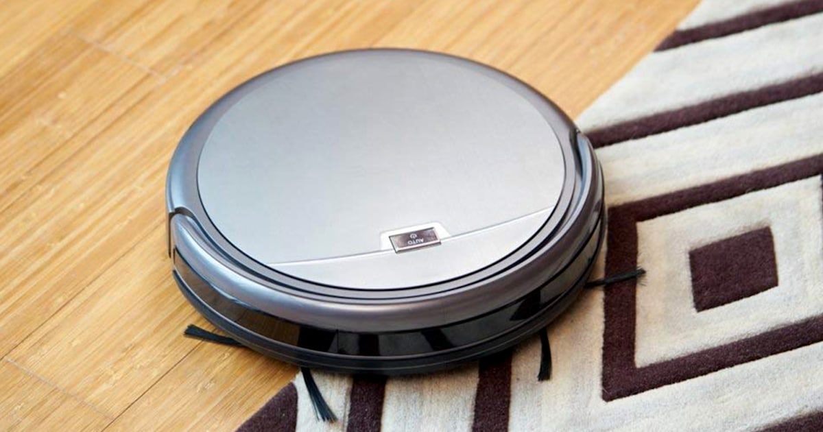 This robotic vacuum with 2,000 reviews is the cheapest we've ever seen