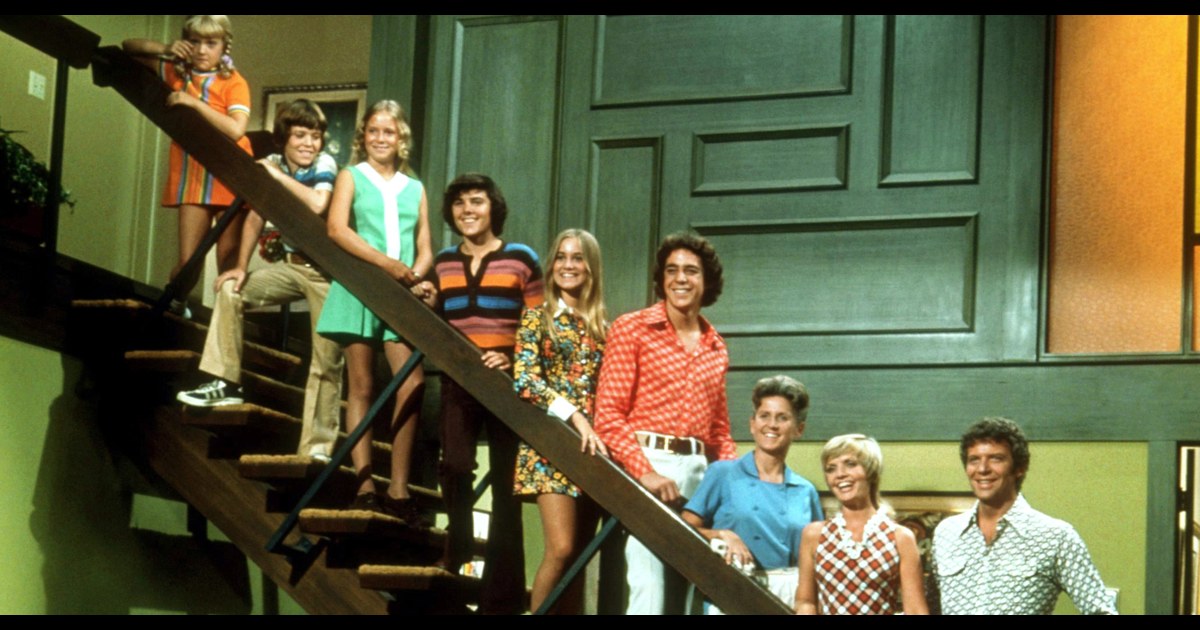 'Brady Bunch' stars reunite at TV home for new HGTV show
