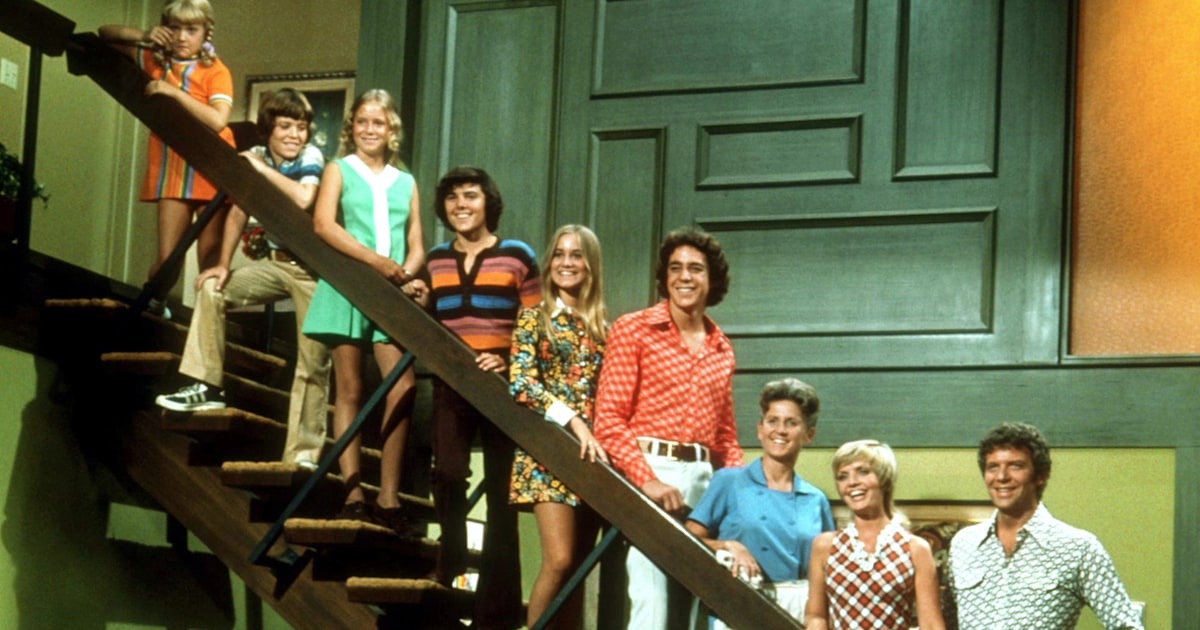 'Brady Bunch' stars reunite at TV home for new HGTV show