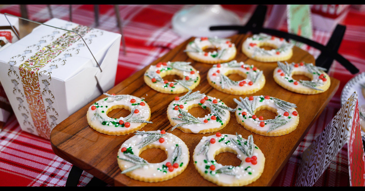 Martha Stewart S Meyer Lemon Shortbread Wreath Cookies Recipe