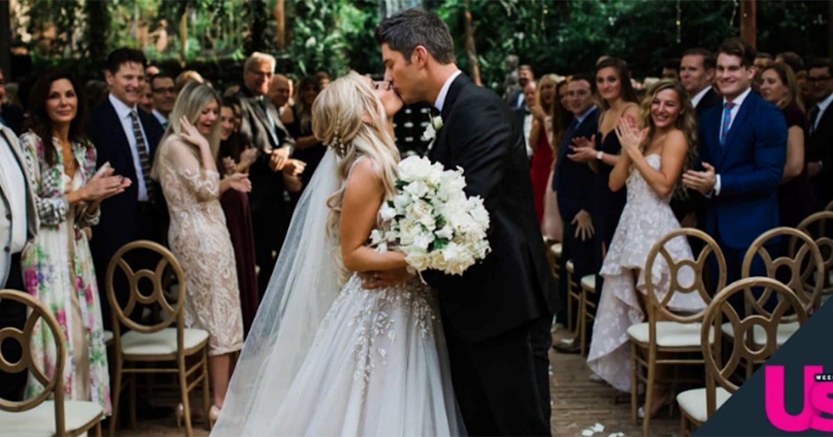 'Bachelor' Arie Luyendyk Jr. and Lauren Burnham marry in Hawaiian wedding