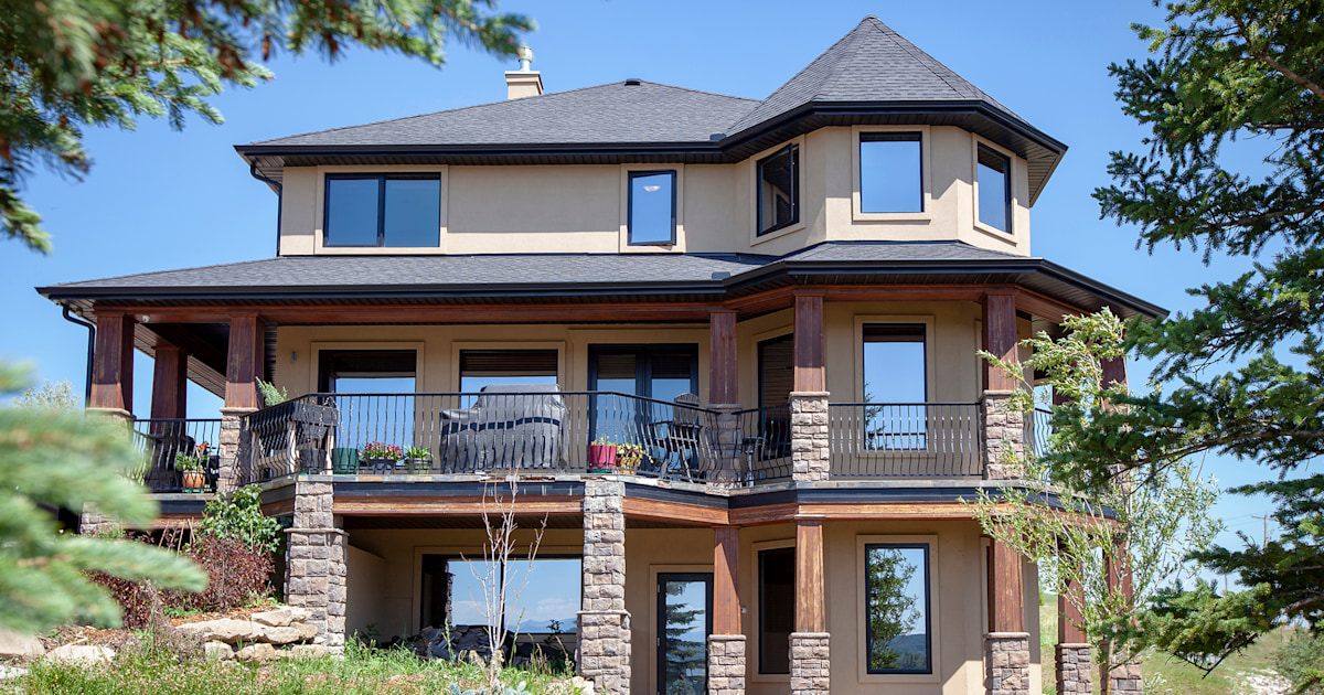Woman is selling her $1.7 million home in Canada for $25