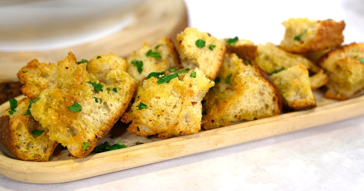 Spicy Garlic Bread Bites Recipe