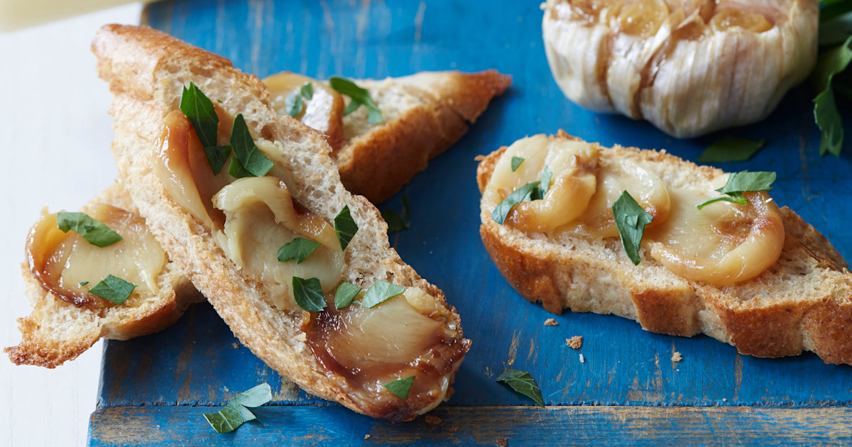 Joy Bauer's Homestyle Garlic Bread Recipe