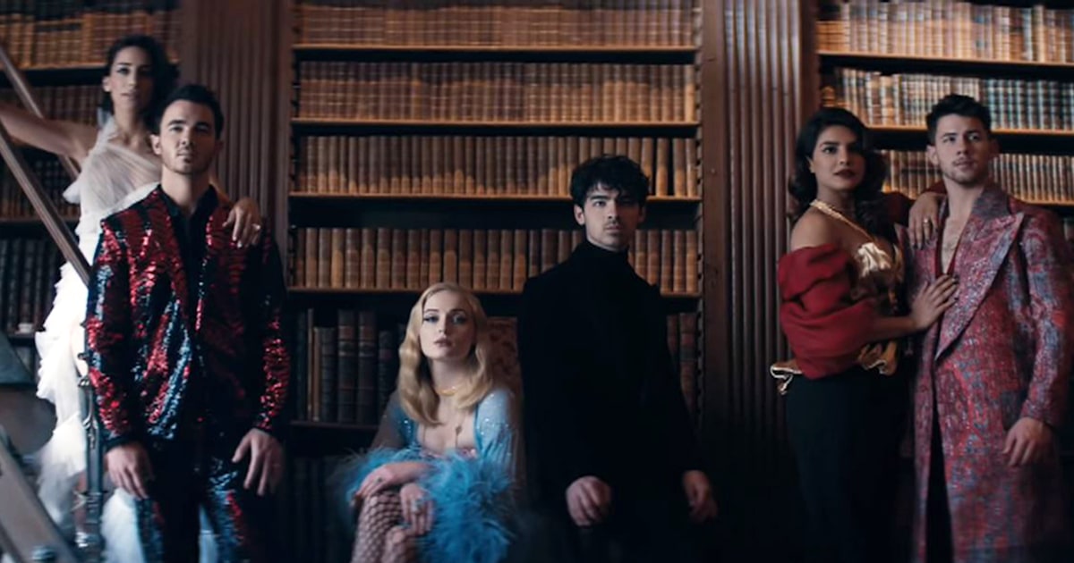 Priyanka Chopra and Sophie Turner steal the show in Jonas Brothers ...