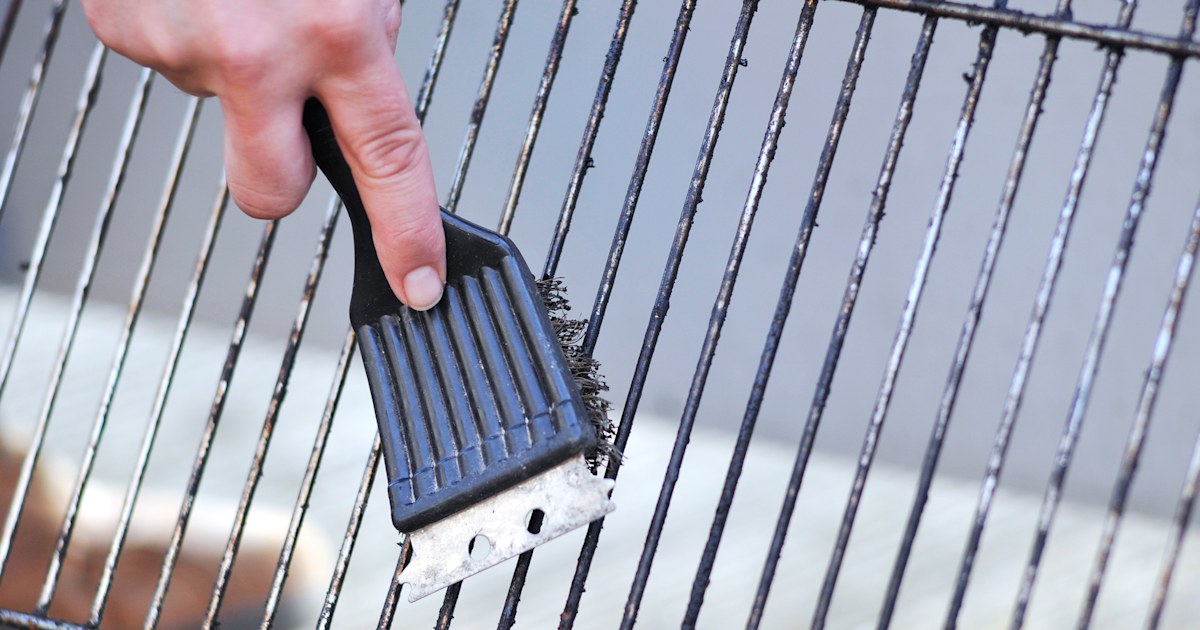 How to clean a grill