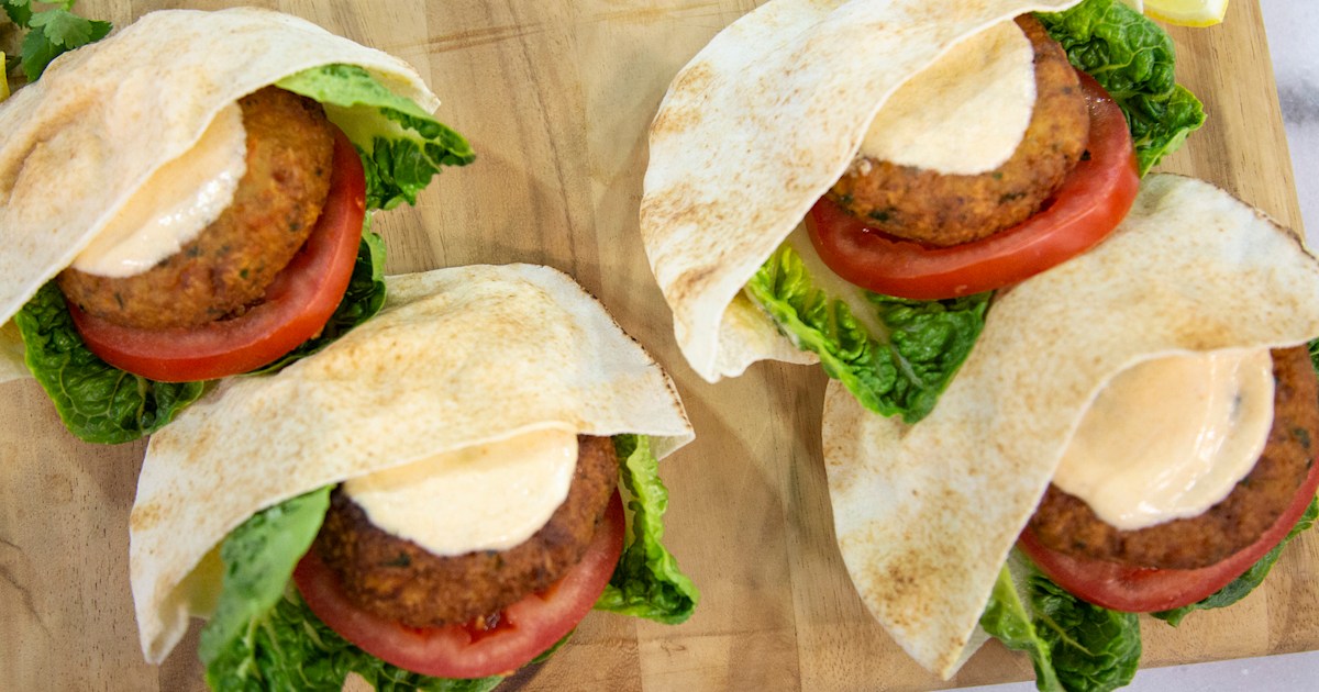 Chickpea Burgers with Creamy Sriracha Sauce Recipe