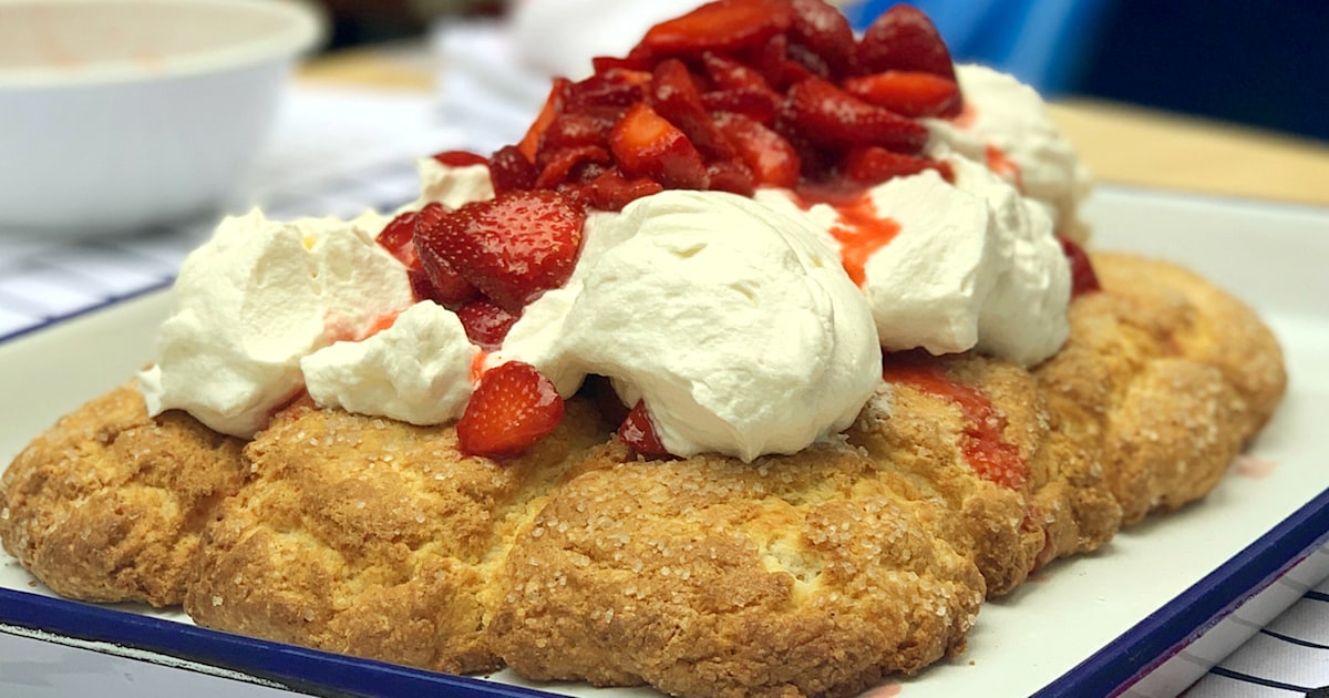 Strawberry Biscuit Sheet Cake Recipe