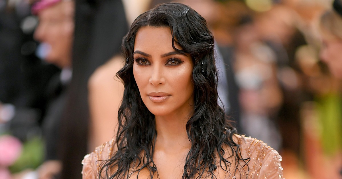 Kim Kardashian wore a haircut at the CFDA Awards with fake bangs—and it  works | Vogue India