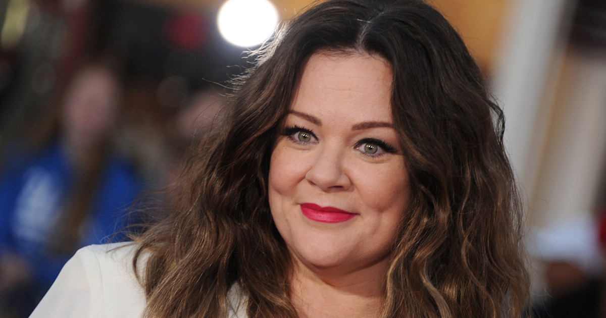 Melissa McCarthy says she can't carry a purse with a shoulder strap ...