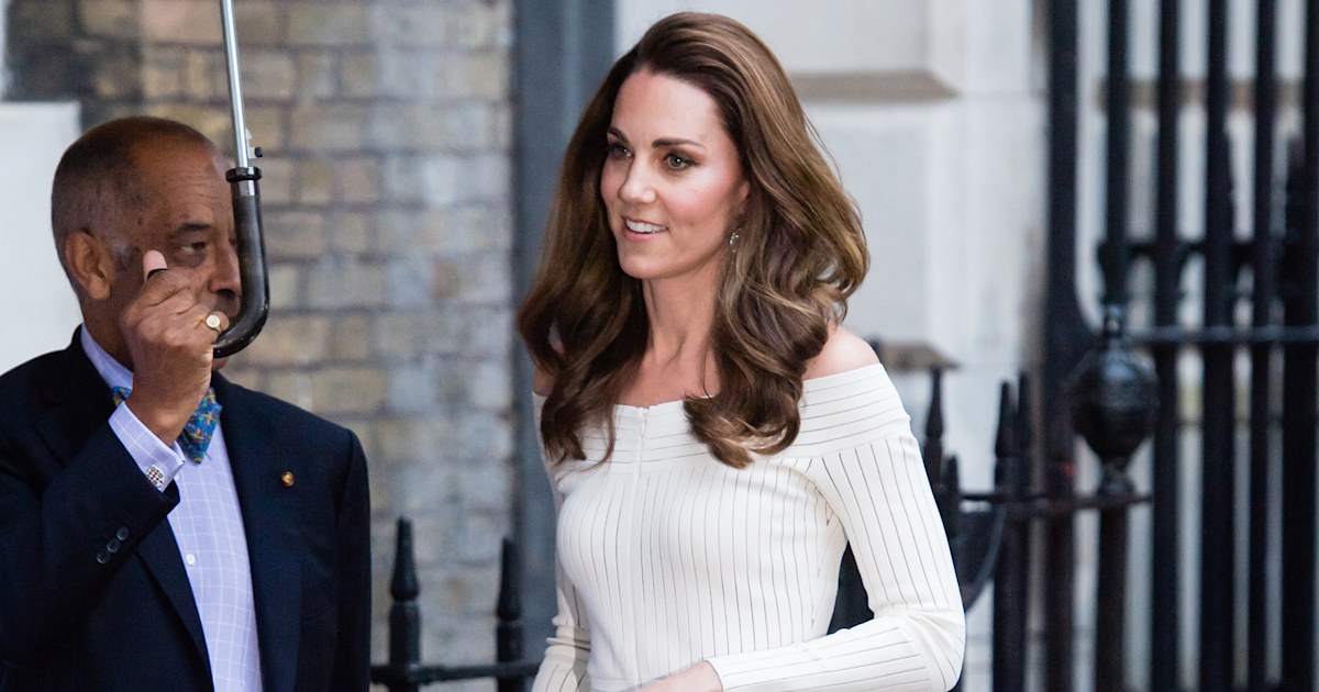Kate middleton off deals shoulder dress