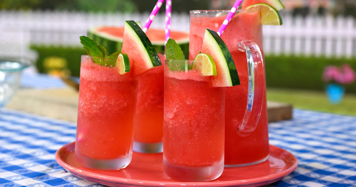 Hostess Hack: Fruit Ice Cubes for Water or Cocktails