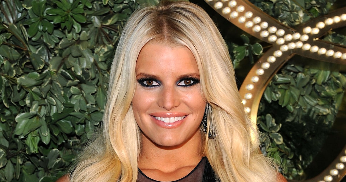jessica simpson apple body shape
