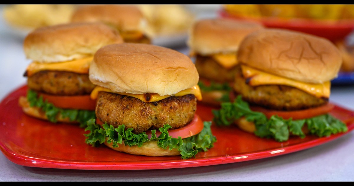 Air Fried Chicken Burgers Recipe Preheat the air fryer to 400f. air fried chicken burgers recipe