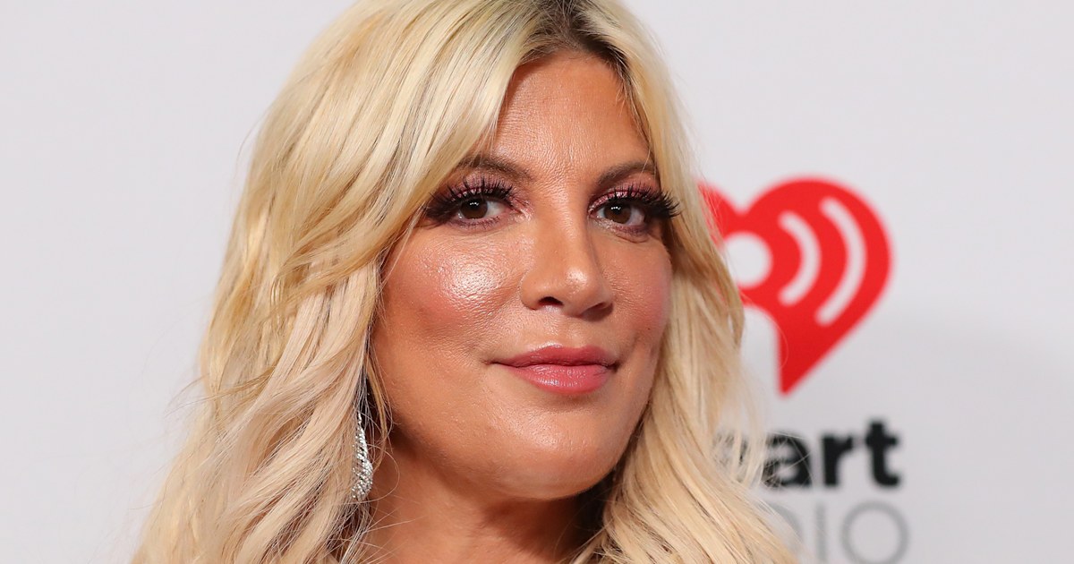 Tori Spelling shows off glamorous new wedding ring