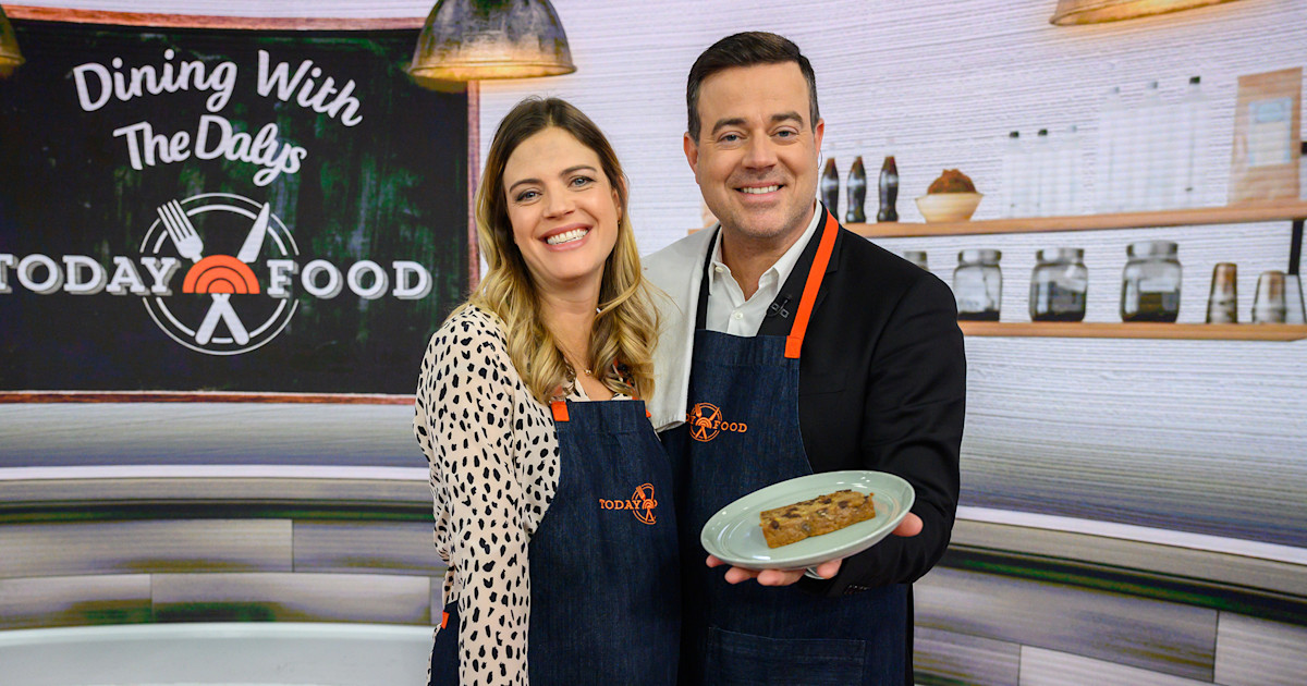 Siri and Carson Daly cook up their favorite onepot dishes