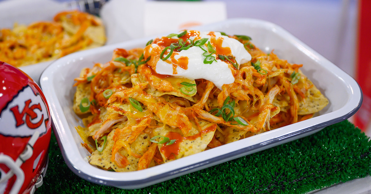 Healthier Super Bowl Recipes Pulled Pork Sliders Buffalo Chicken healthier-super-bowl-recipes-pulled-pork-sliders-buffalo-chicken