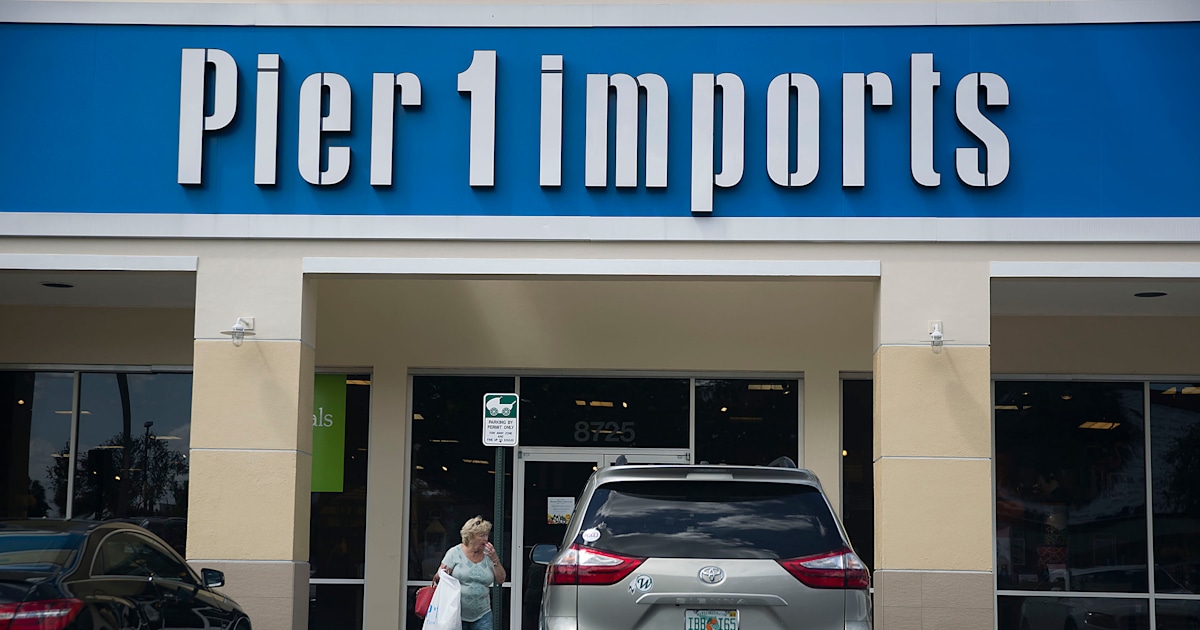 Pier 1 Imports is holding some liquidation sales before closing at least 70 stores