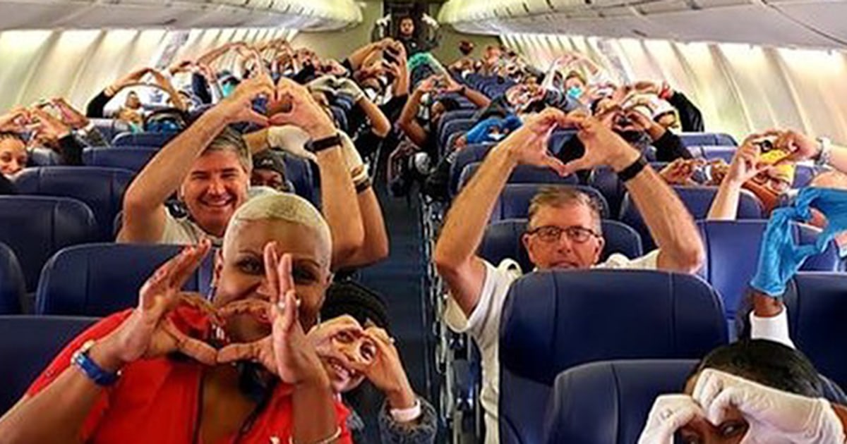 Inspiring photo shows medical workers flying to New York to fight