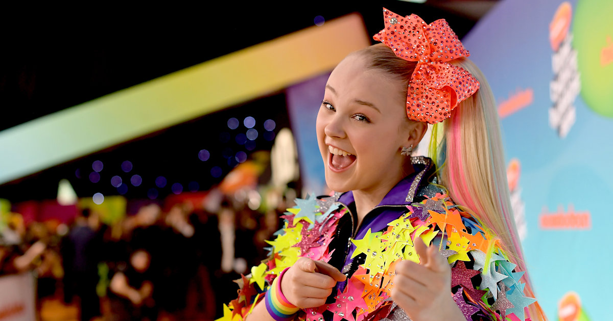 JoJo Siwa Takes Down Her Ponytail and Reveals Gorgeous Waves in TikTok Video