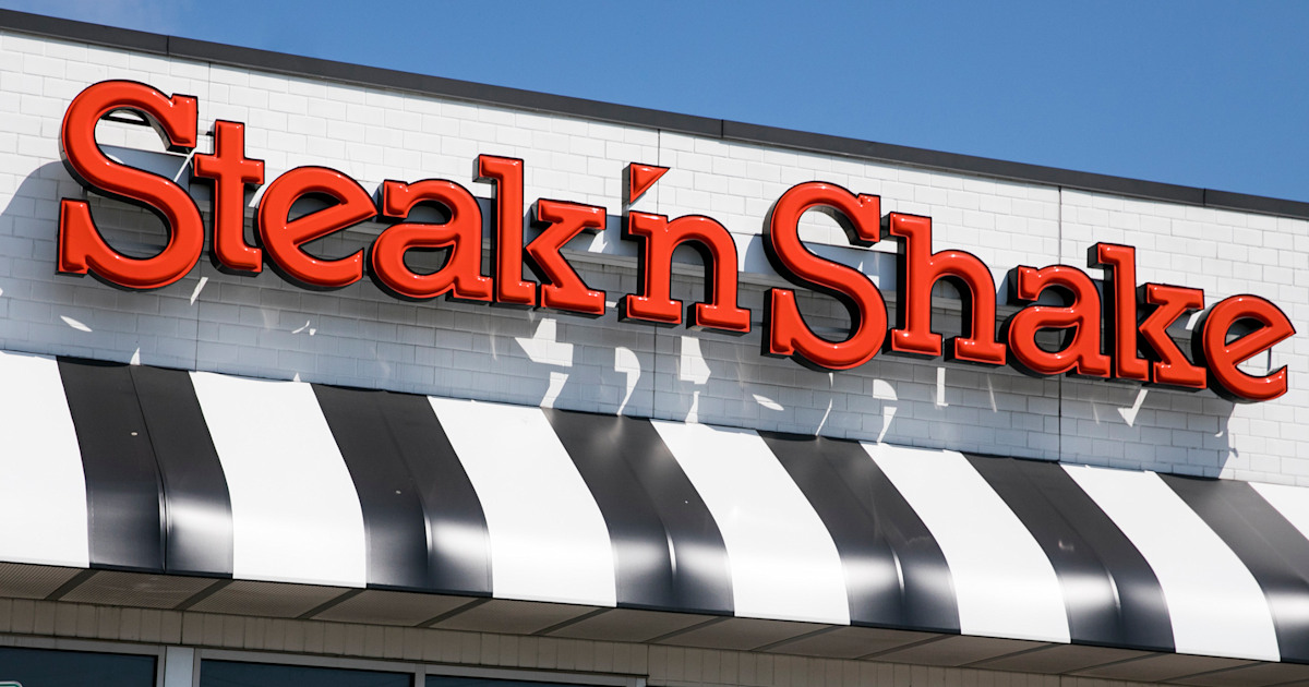 What time does steak cheap and shake close