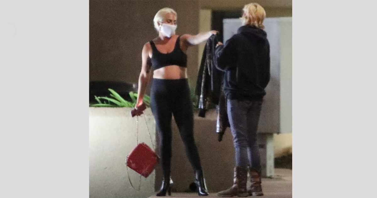 Гаги гуге. Леди Гага потолстела. Леди Гага растолстела 2022. Леди Гага и её телохранитель. Леди Гага пополнела.