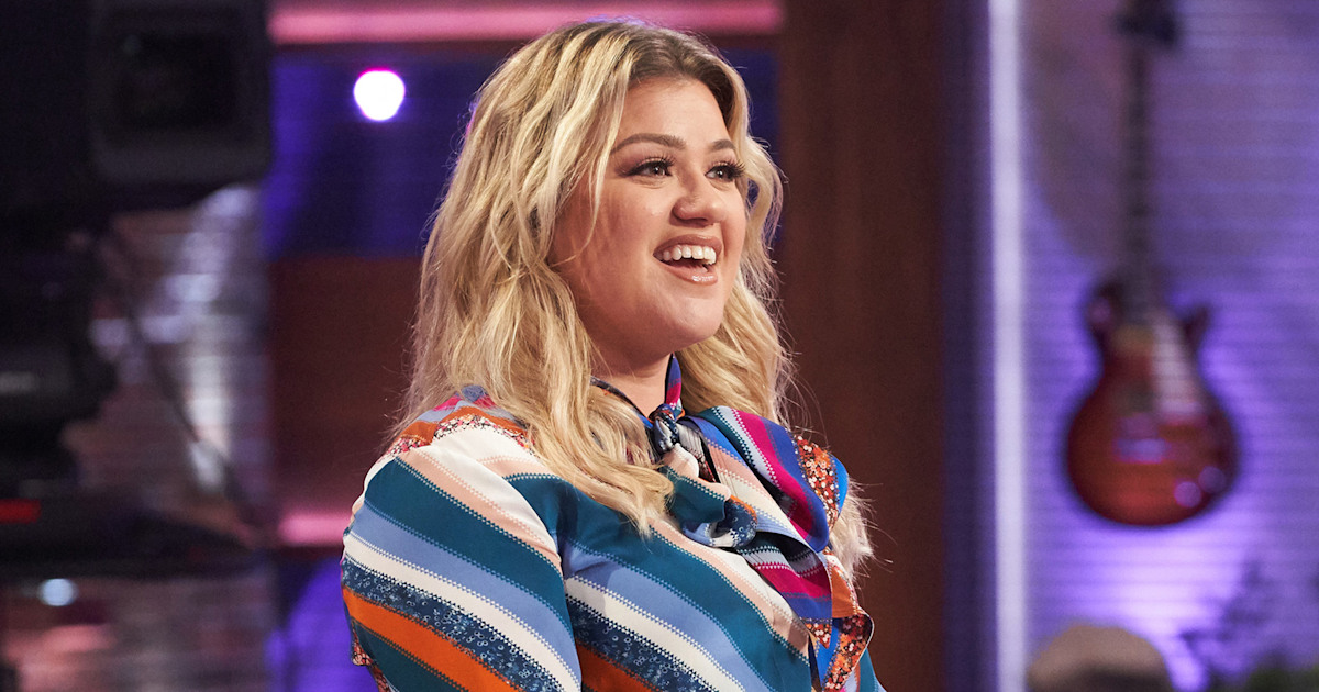 Kelly Clarkson thanks estranged husband after 1st Emmy win