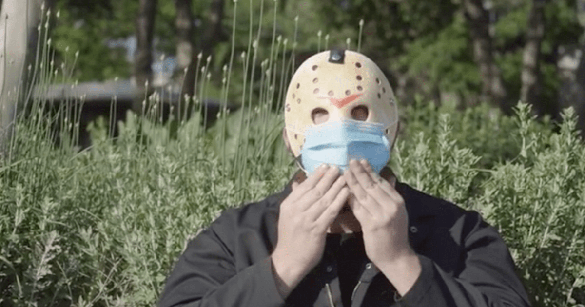 Stavning kobber Måling Friday the 13th' villain Jason Voorhees stars in new PSA encouraging  wearing a mask