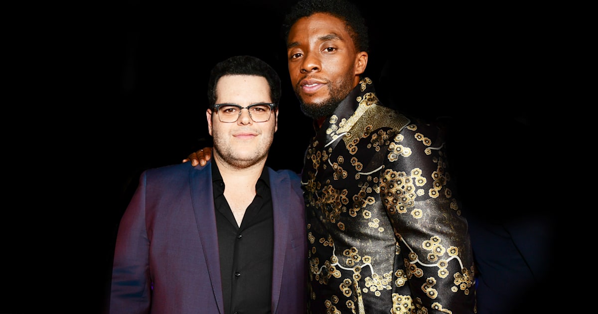 Josh Gad shares 1 of Chadwick Boseman's final texts to him